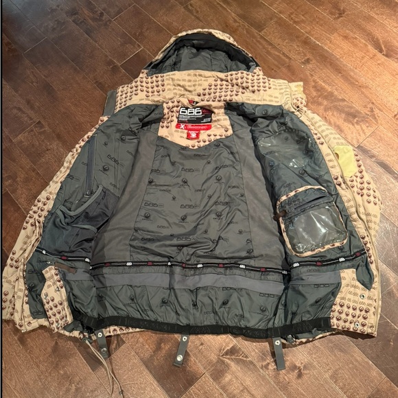 ⭐️Rare DRAGON x 686 Limited Edition  SnowBoard Jacket ⭐️ - Picture 7 of 7